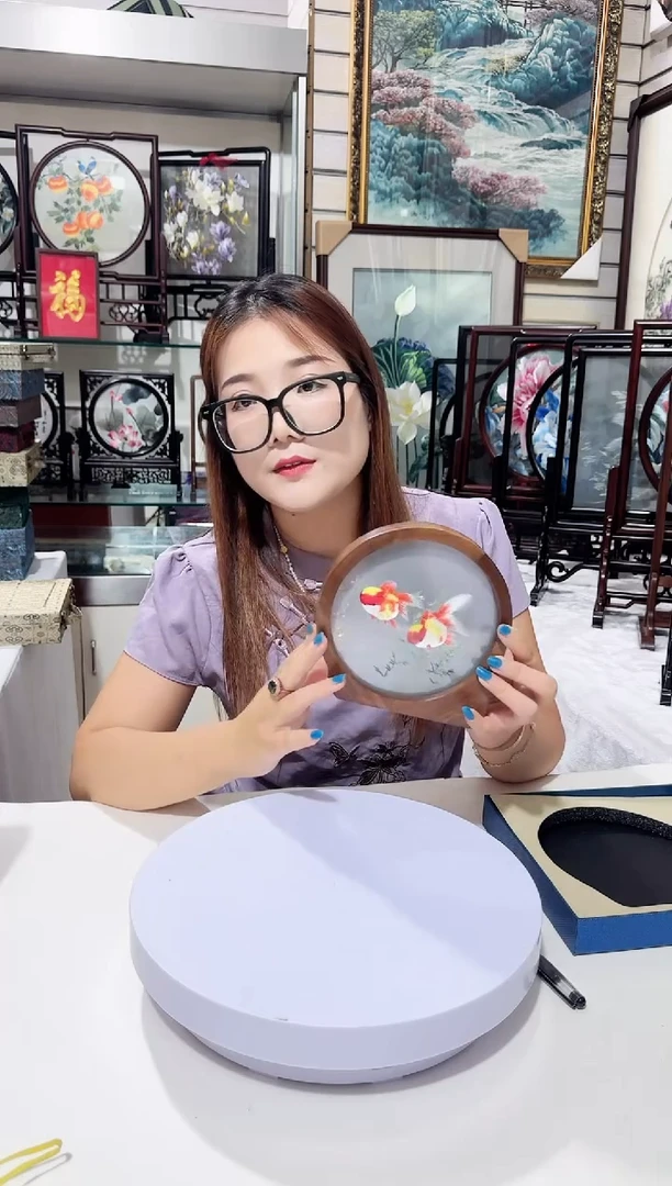 刺绣金鱼圆形摆件