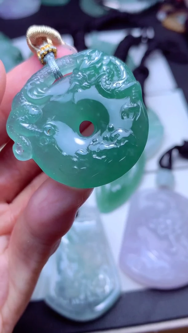 颈饰未镶嵌翡翠天然A货翡翠