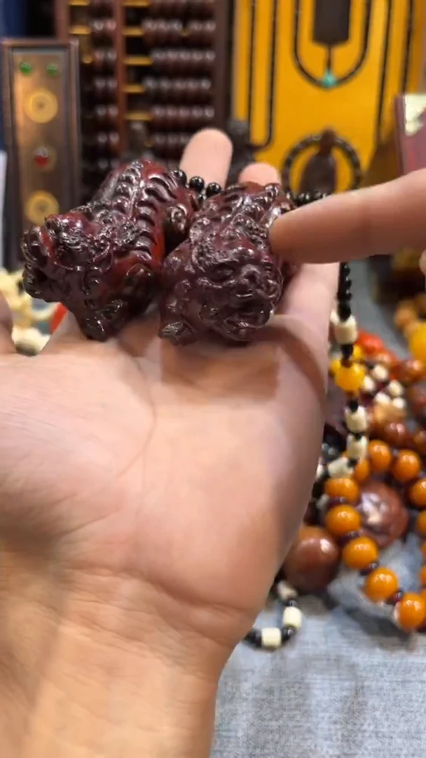 檀香紫檀（小叶紫檀）貔貅手把件·