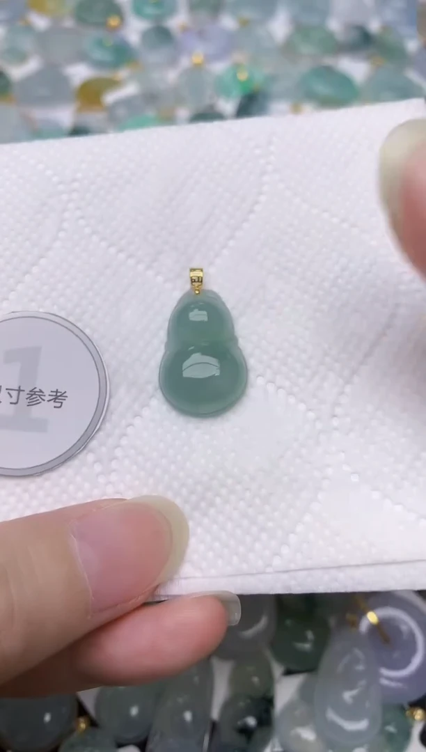 翡翠18K金镶嵌颈饰天然A货翡翠
