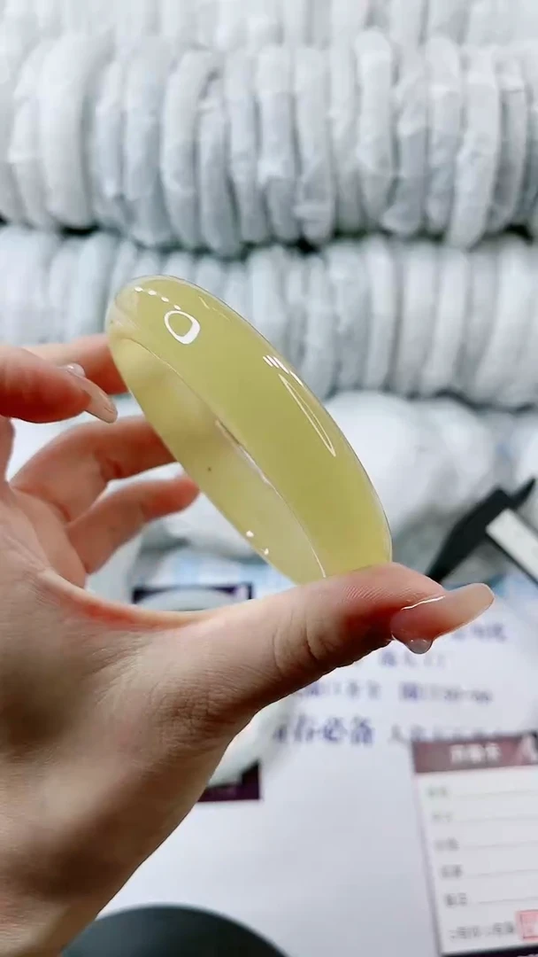 【闪购商品】石英质玉手镯未镶嵌0833826614-62多样性发货