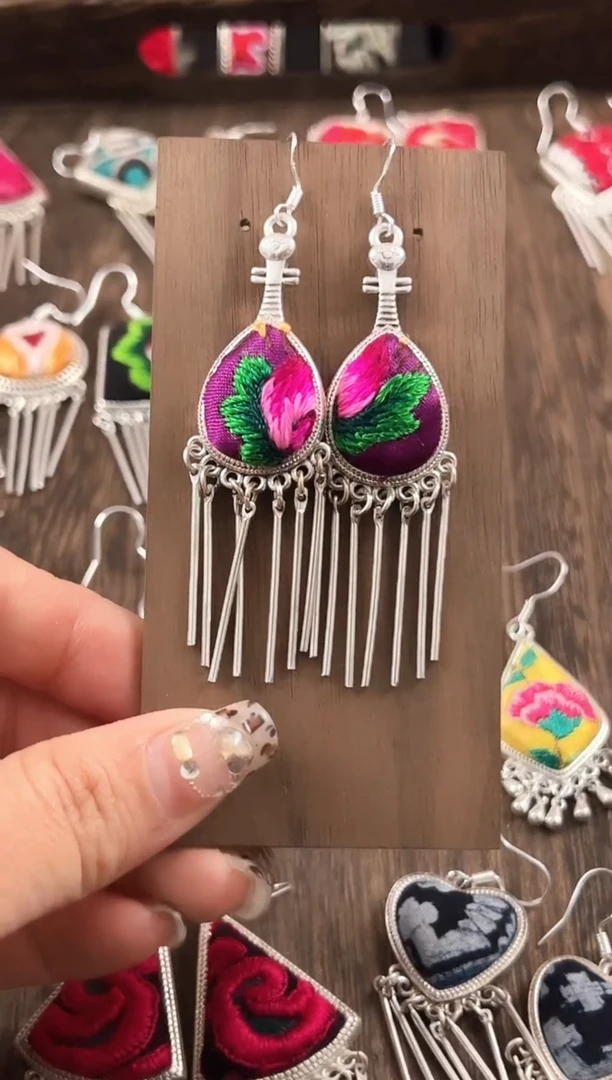 【闪购商品】织绣民族风老绣饰品306