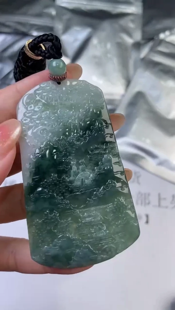 翡翠挂件未镶嵌290880    /多样性发一件