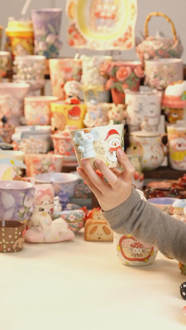 摆件陶景德镇釉下彩手绘设计师款陶瓷