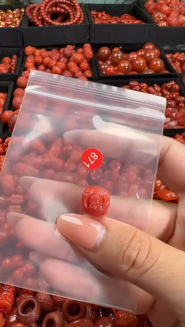 南红玛瑙未镶嵌颈饰1
