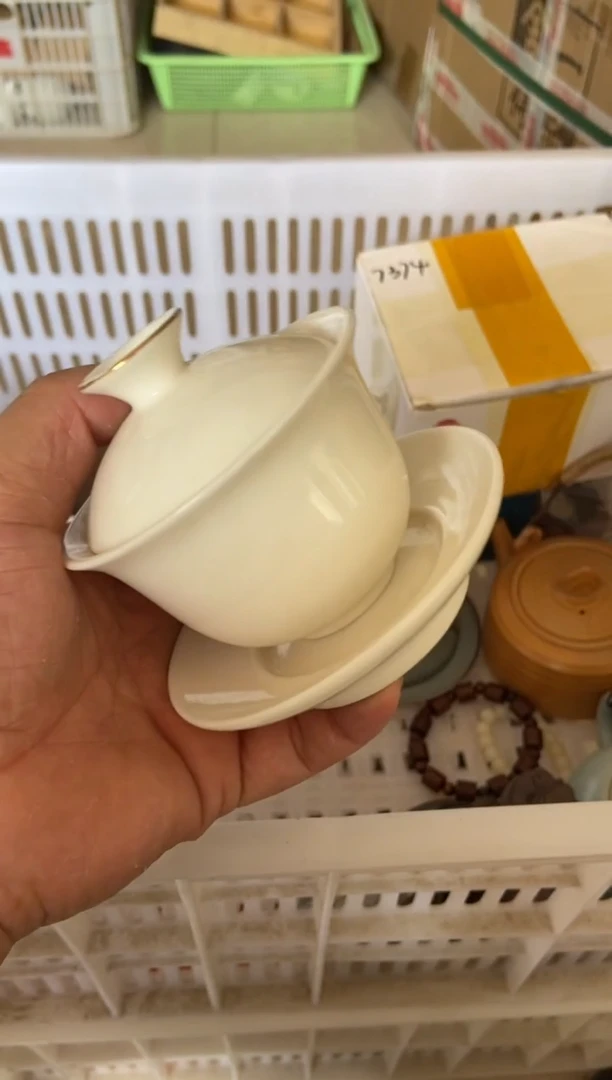 无运费险有瑕疵的摄影的产品有使用过的痕迹有点脏介意勿拍