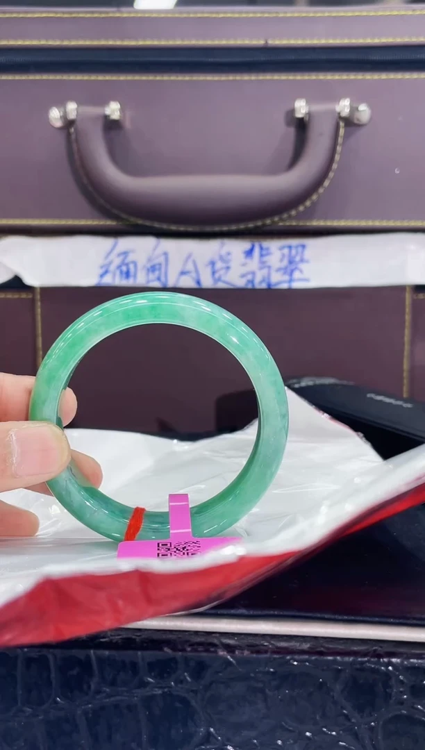 未镶嵌手镯翡翠4
