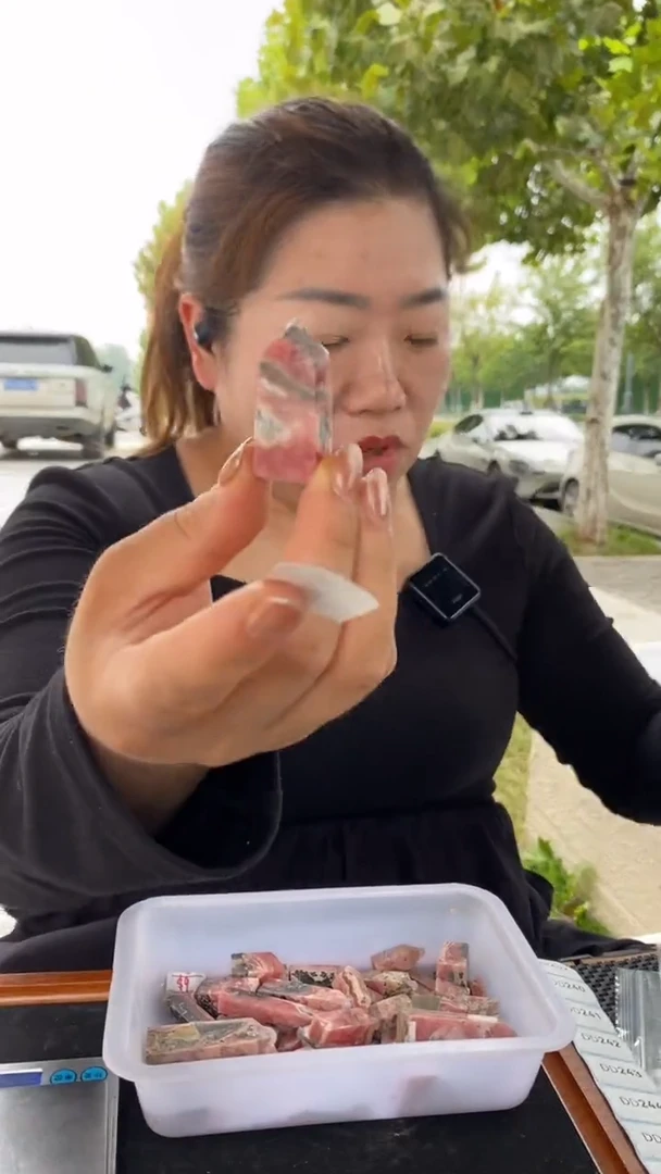 未镶嵌菱锰矿（红纹石）柱子红纹石柱子D236