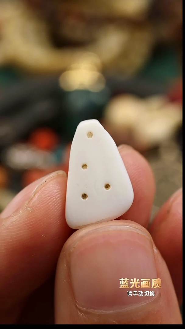 老车车咒点牌侧挂。