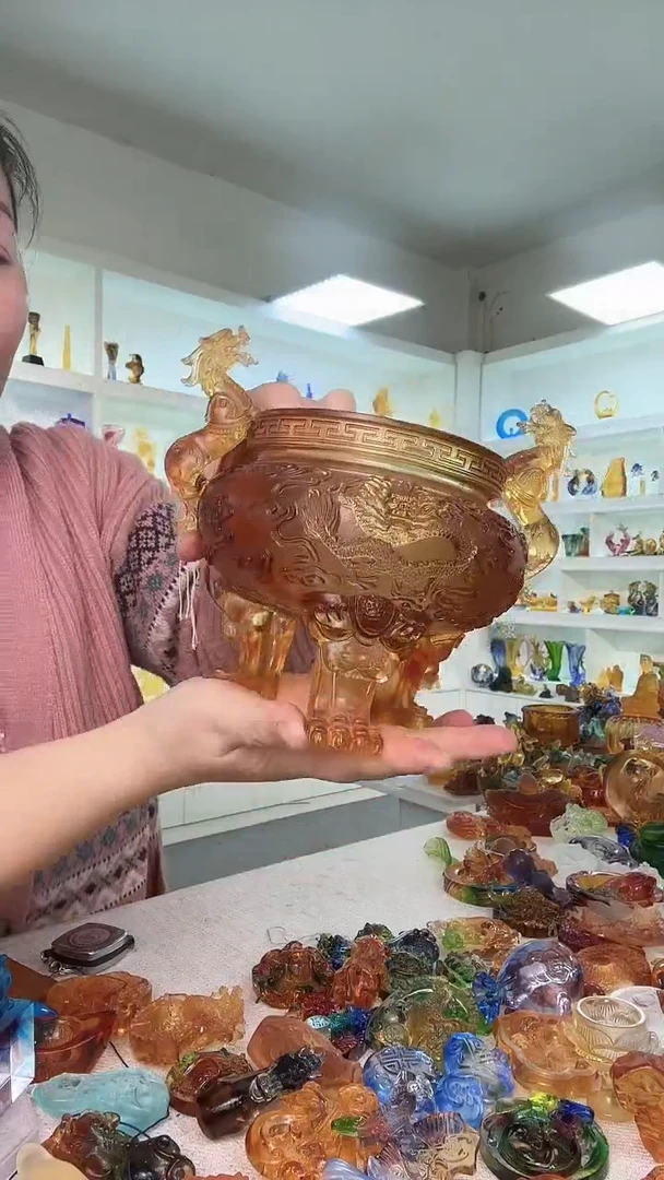 手工艺品琉璃盛龙宝鼎