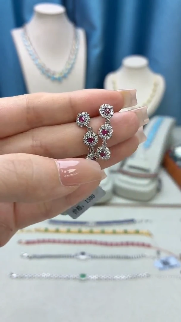 银S925镶嵌耳饰红宝石246JH0101产品一个（多样性）