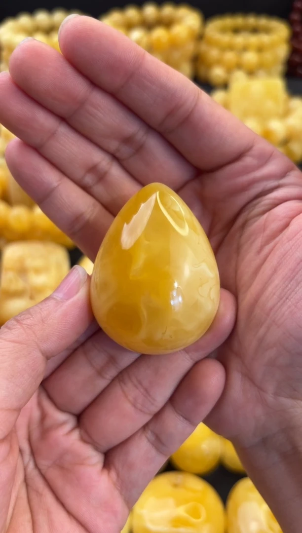 蜜蜡颈饰未镶嵌俄料奶酪黄白溶洞妖花水滴