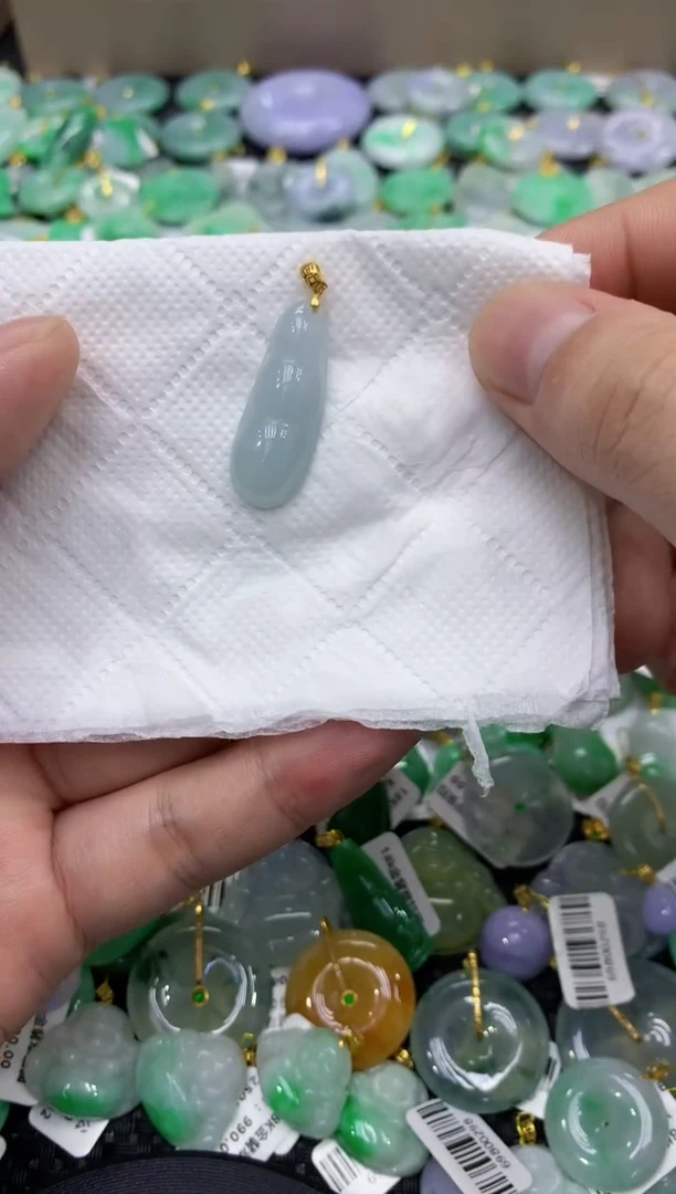 颈饰未镶嵌翡翠天然缅甸翡翠A货