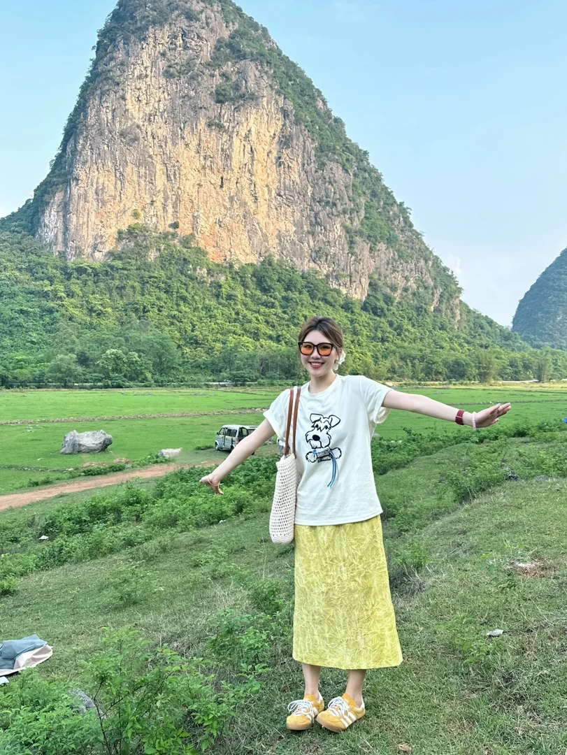 2025夏季新款多巴胺一整套穿搭卡通T恤上衣搭配黄色半身裙两件套