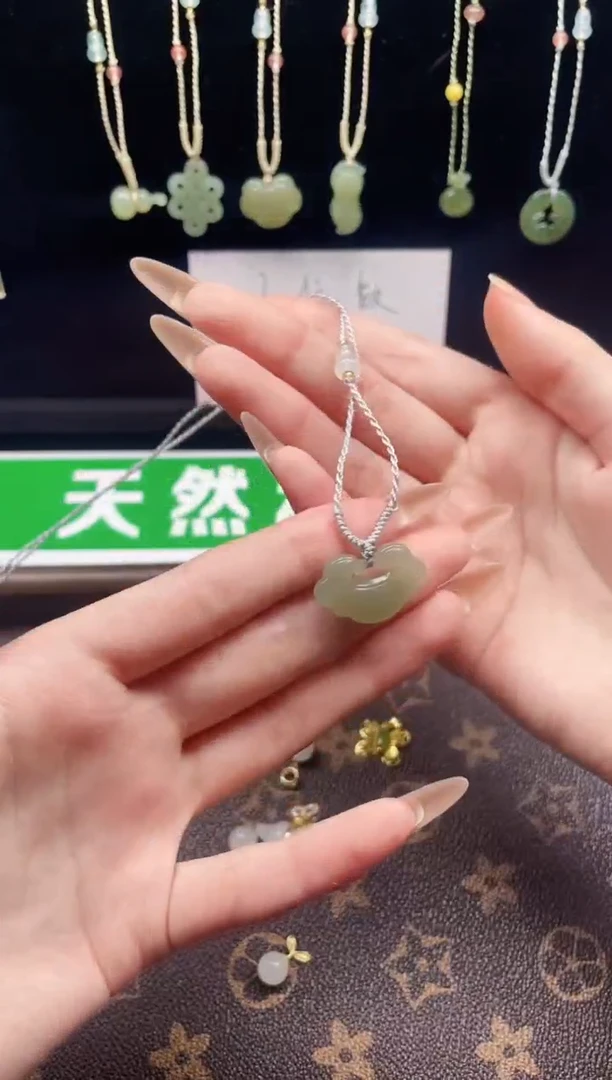 吊坠(不含链)未镶嵌和田玉99-