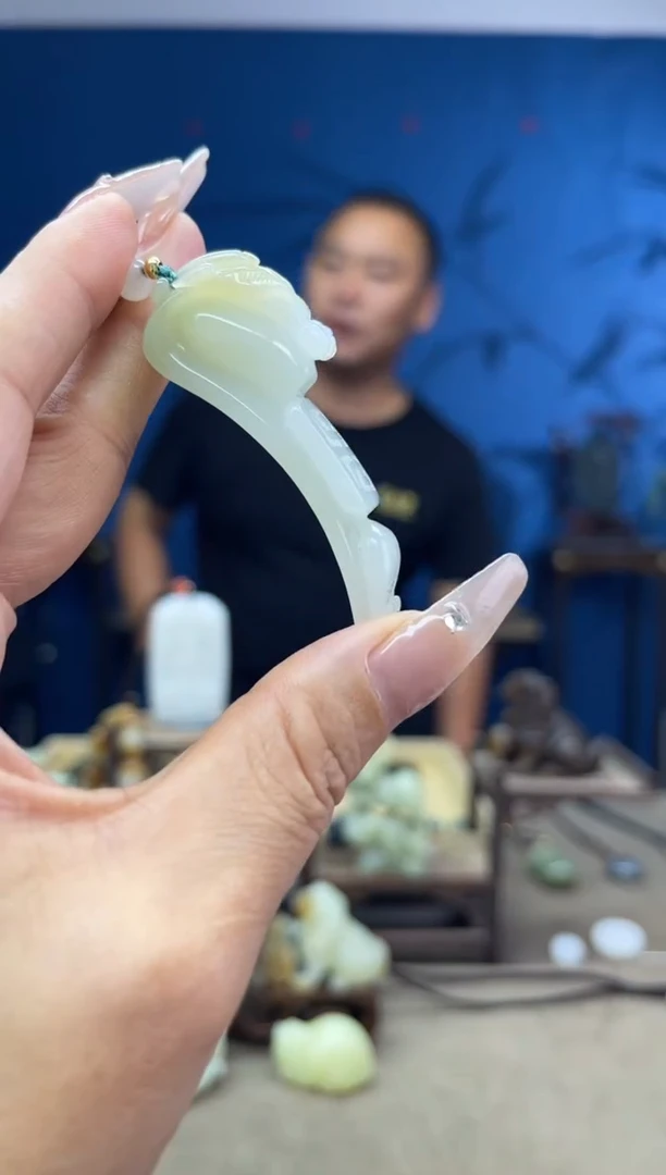 和田玉未镶嵌颈饰1