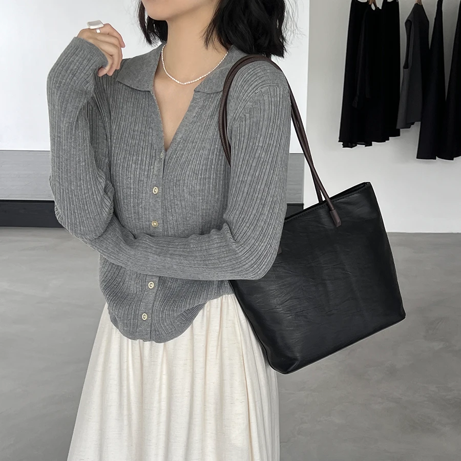 2025慵懒纸片人翻领polo领显瘦上衣女气质百搭早秋针织衫