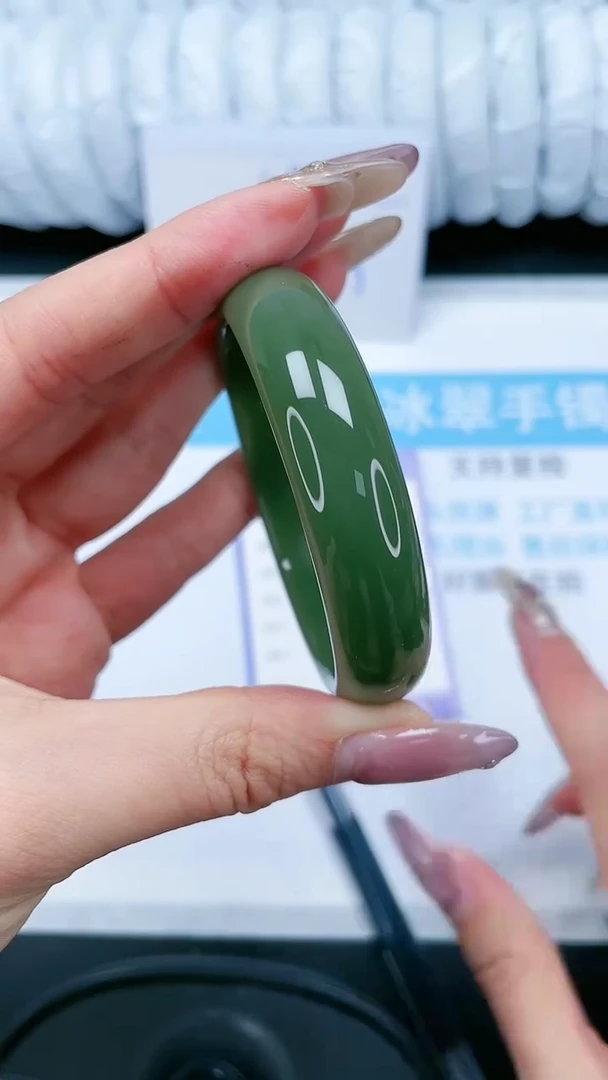 【闪购商品】石英质玉手镯未镶嵌292-55.5