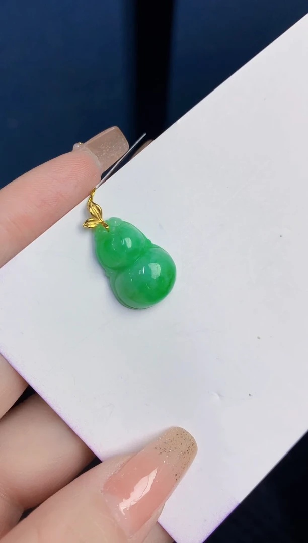 颈饰18K金镶嵌翡翠缅甸天然翡翠A货