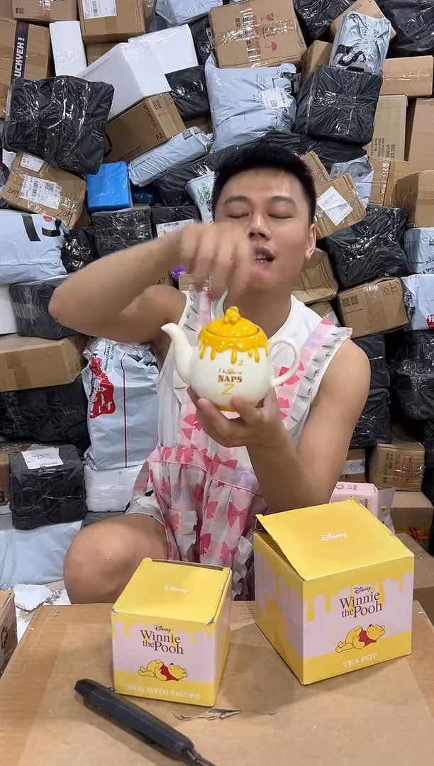 瓷片原盒维尼蜂蜜茶壶