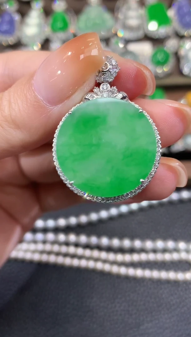 吊坠(不含链)18K金镶嵌翡翠c43