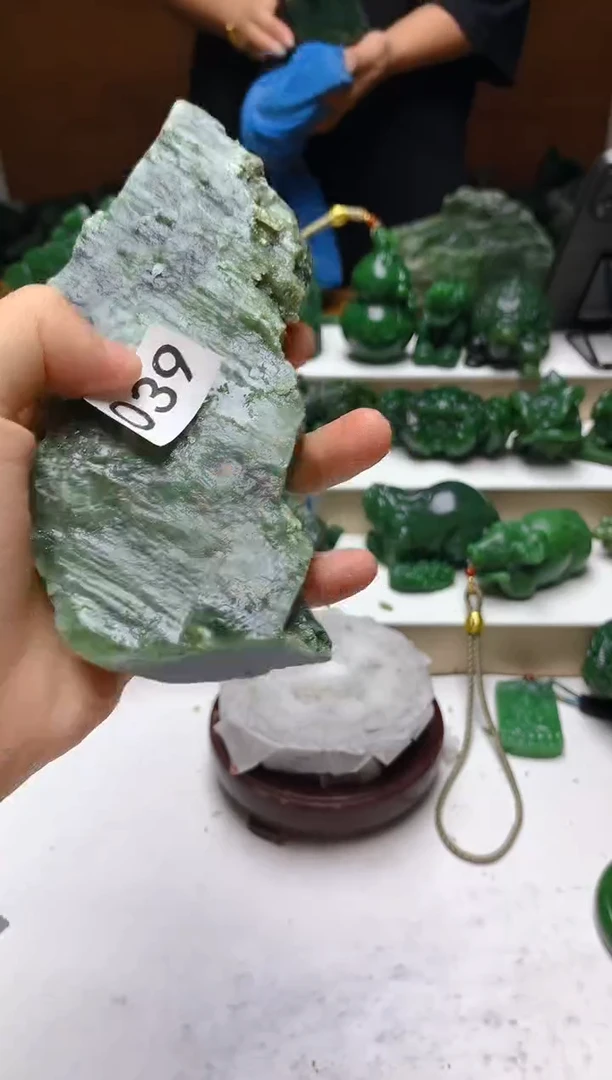 未镶嵌和田玉（碧玉）珠宝半成品1