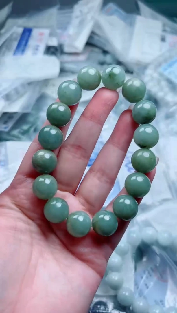 翡翠未镶嵌颈饰珠串