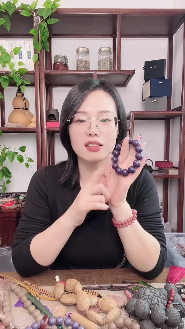 泥塑柠月栖香的龟甲手持