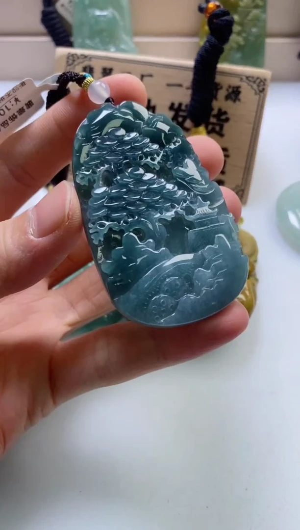 颈饰未镶嵌翡翠