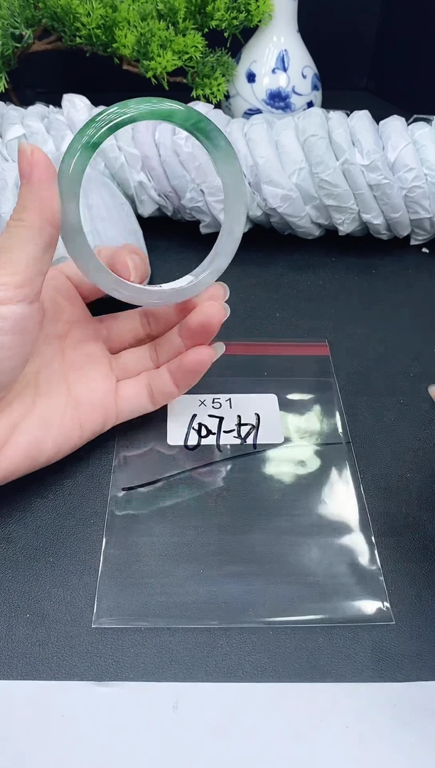 未镶嵌手镯翡翠51