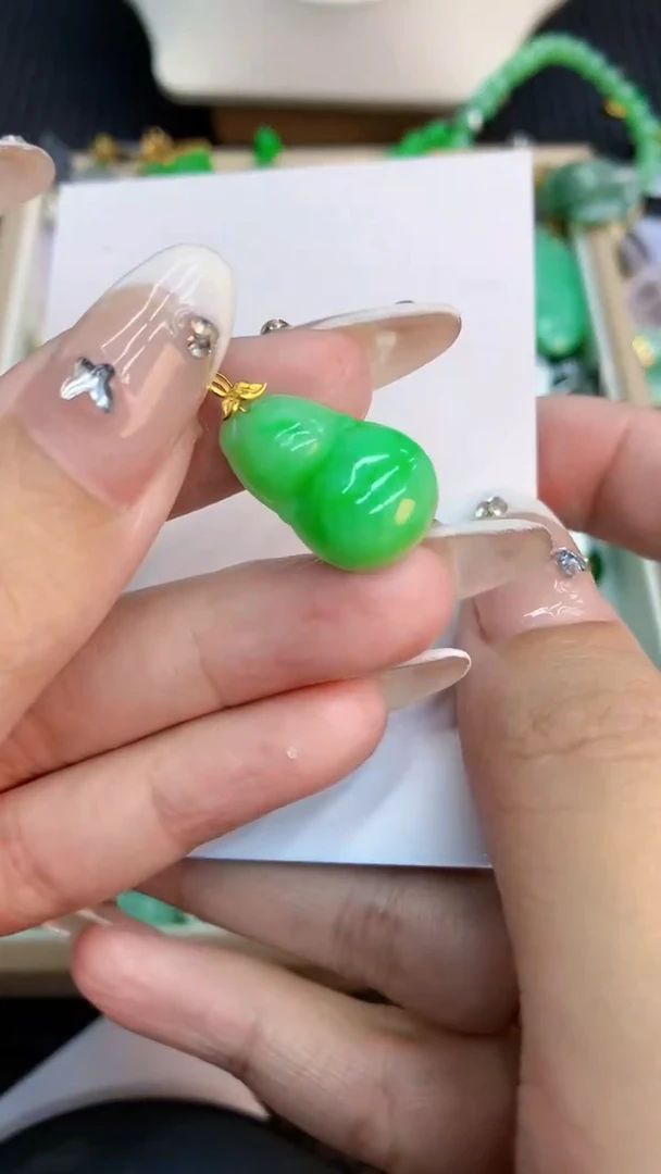 翡翠18K金镶嵌吊坠(不含链)1