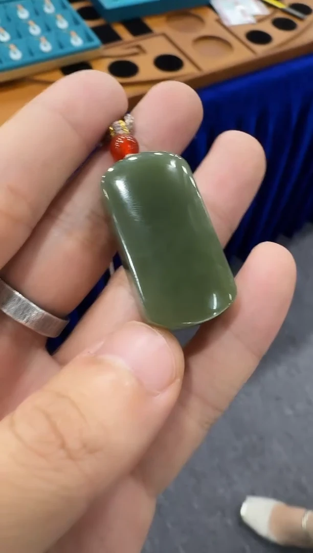 颈饰未镶嵌和田玉无事牌/配绳