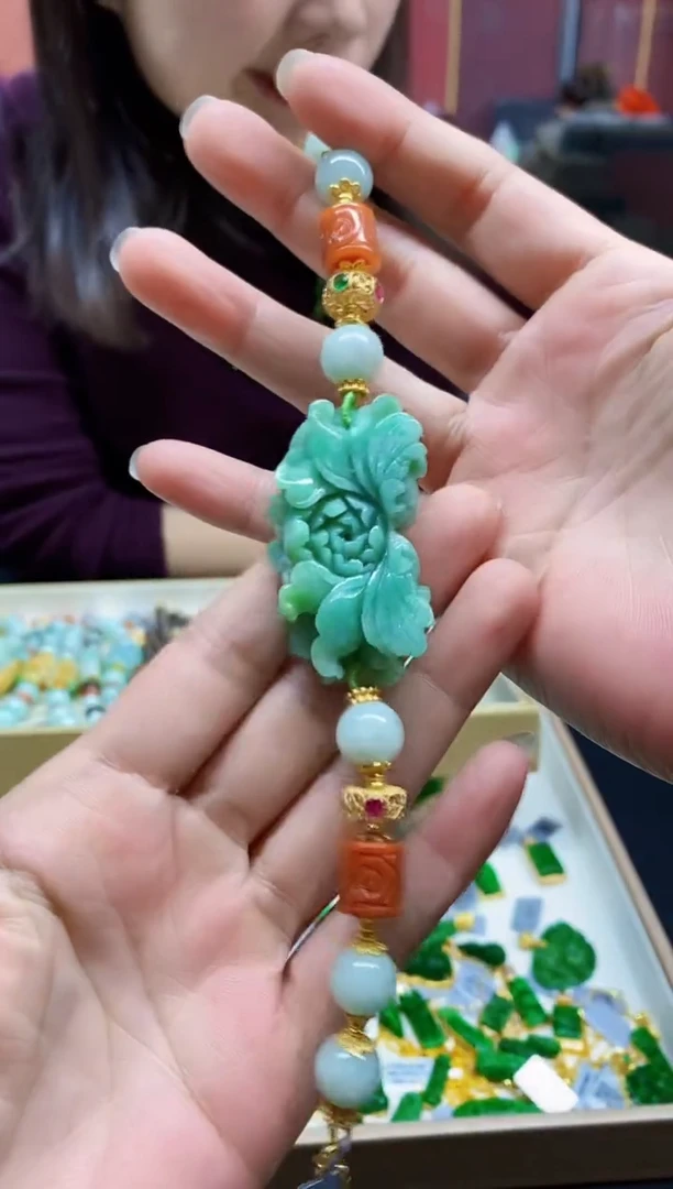 颈饰未镶嵌翡翠手牌-43