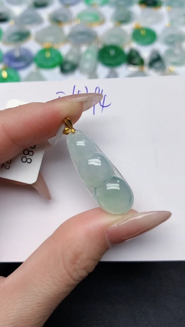 颈饰18K金镶嵌翡翠天然缅甸A货翡翠百元以上9元证书费自理