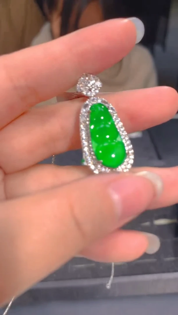 【闪购商品】定制翡翠未镶嵌81定制翡翠，多样性发货（发其一）