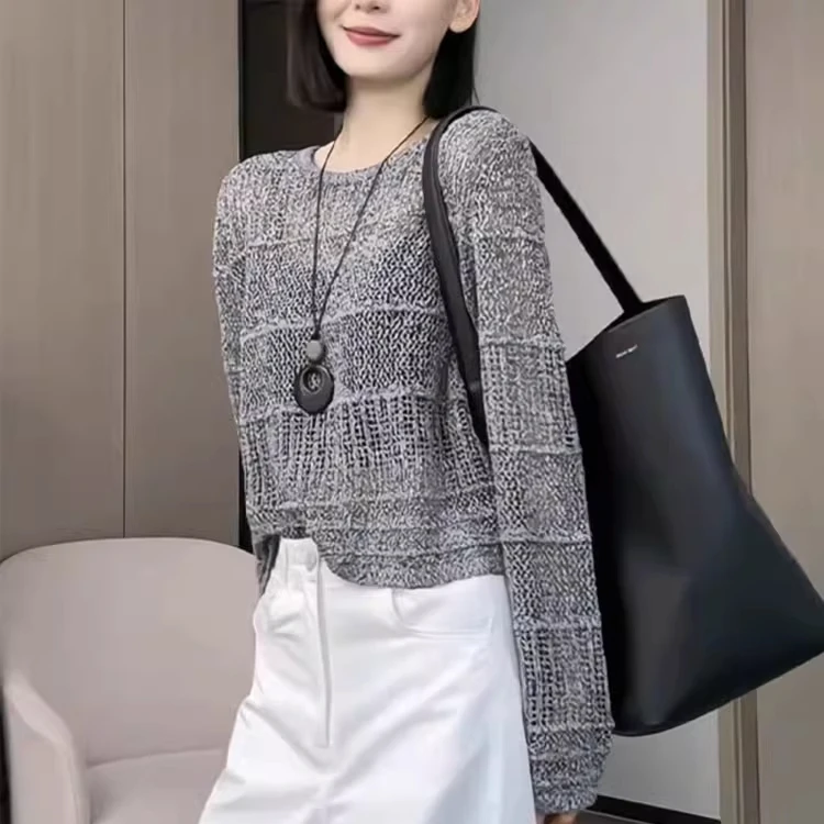 2025年夏季复古镂空圆领针织衫长袖宽松设计感小众显瘦早秋上衣