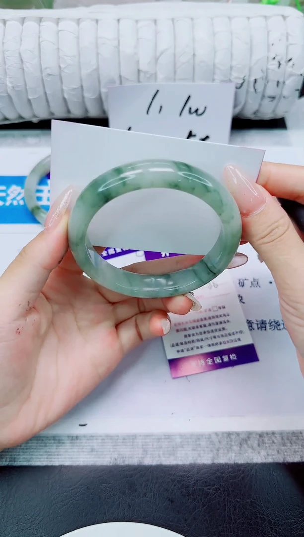 未镶嵌手镯石英质玉81/60
