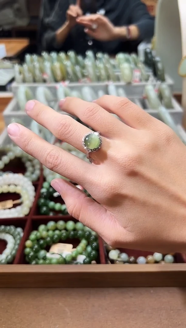 未镶嵌戒指和田玉黑羊洞戒指