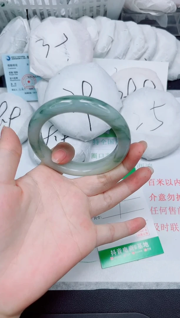 石英质玉手镯未镶嵌155-54