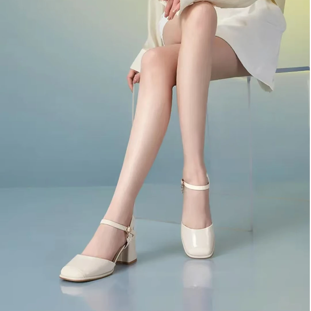 4B328   新款法式气质百搭时尚粗跟包头凉鞋