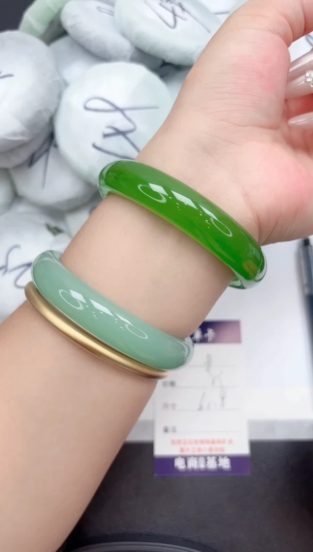 未镶嵌手镯石英质玉8-61.8