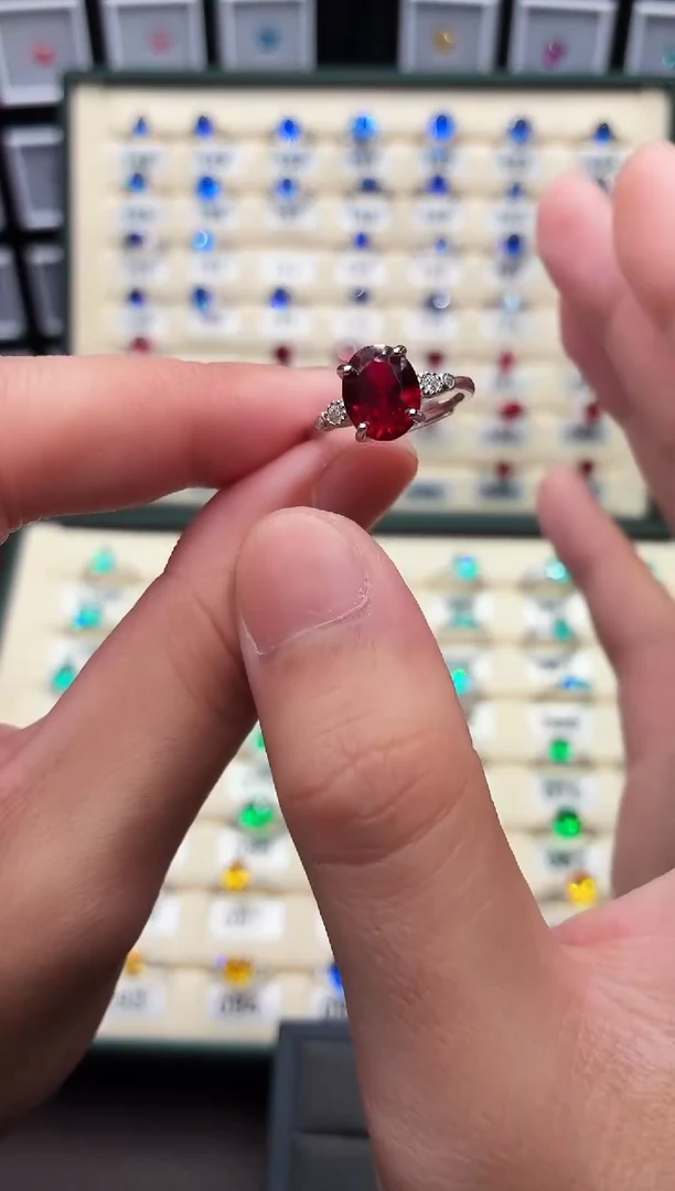 银S925镶嵌戒指红宝石6666