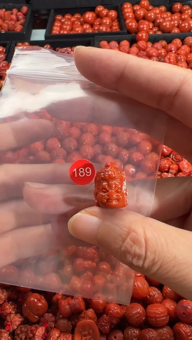 颈饰未镶嵌南红玛瑙1