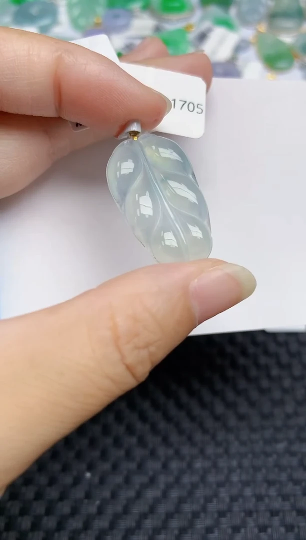 翡翠18K金镶嵌颈饰天然A货翡翠