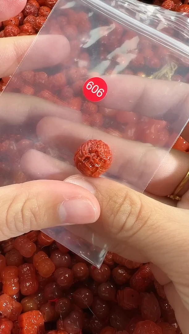 颈饰未镶嵌南红玛瑙1
