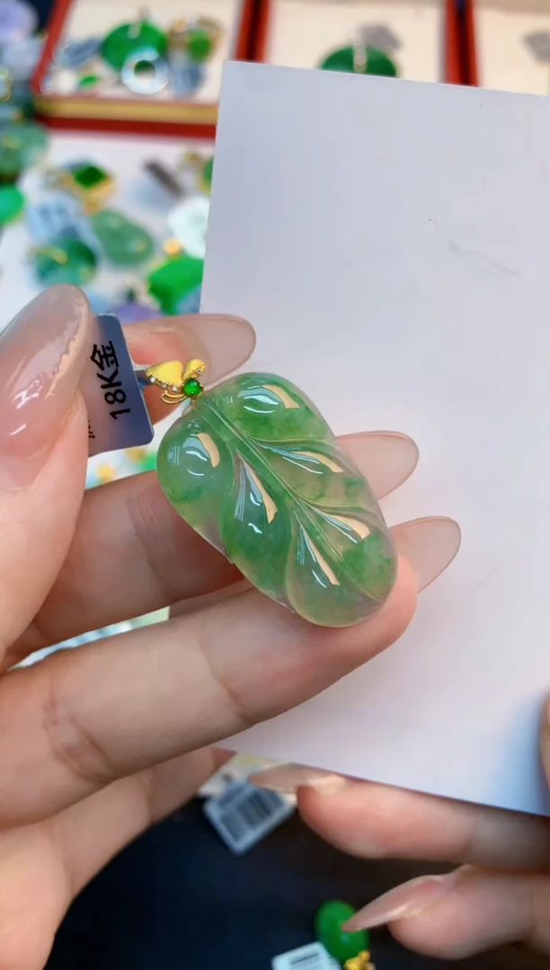 翡翠未镶嵌吊坠(不含链)1