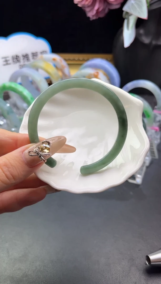 未镶嵌挂件翡翠湖水绿半镯54-56