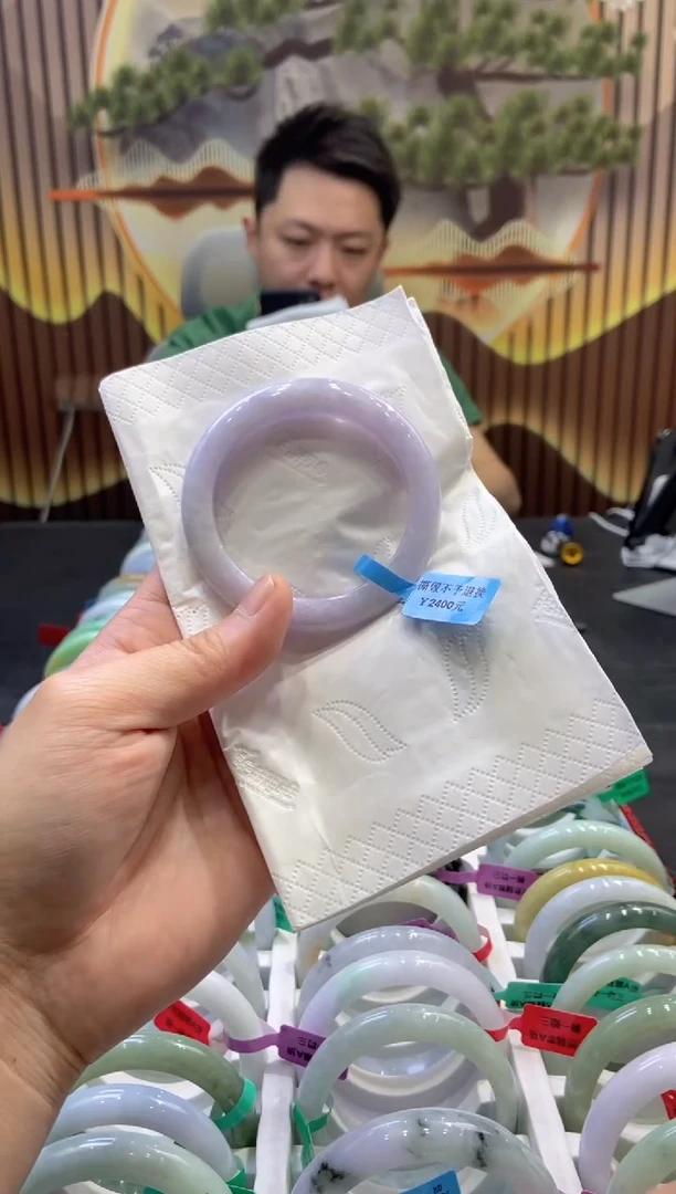 翡翠手镯未镶嵌多人03080