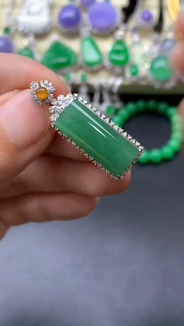 颈饰18K金镶嵌翡翠294-中国好珍宝