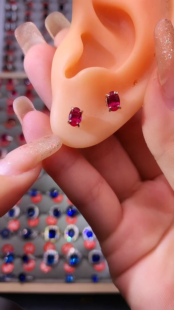 【闪购商品】红宝石耳饰银S925镶嵌1111111